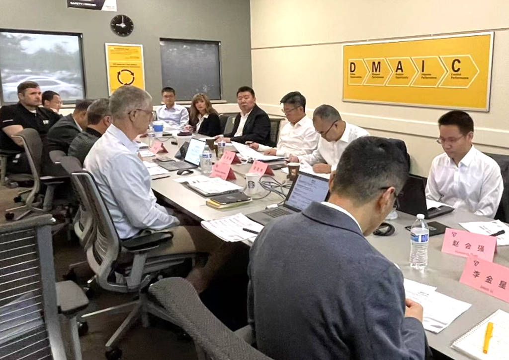 卡特彼勒全球高级副总裁Bart Myers出席，双特公司召开2025年第一次董事会会议