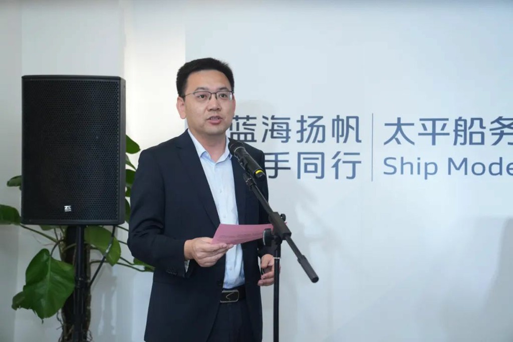 绿色纽带再升级！太平船务高层携"翠城"轮船模访北汽福田