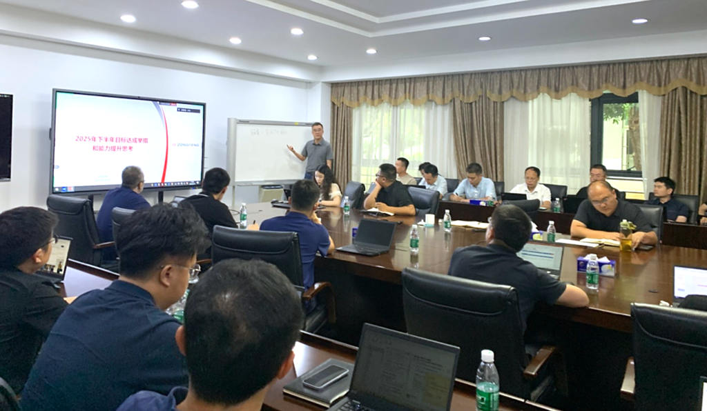 东风进出口公司商用车海外营销部组织召开营销专题研讨会