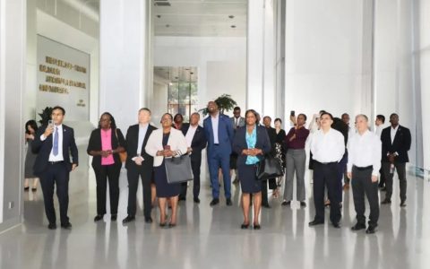 加勒比9国外交部常秘或高级别代表一行来访山东重工