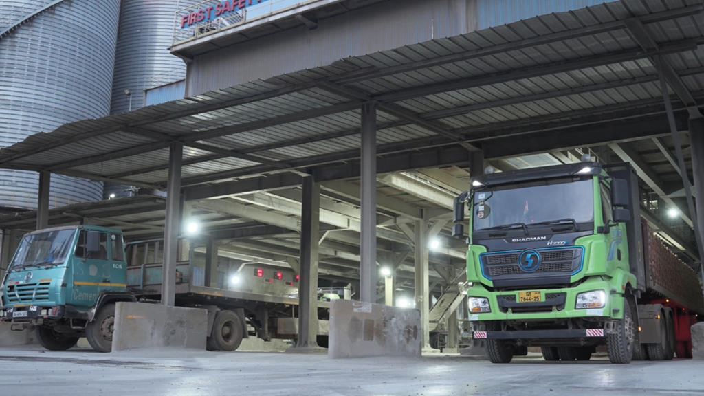 陕汽德龙H3000ᵉ，带给西非水泥运输公司的全新体验