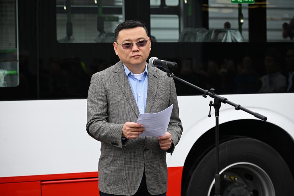 比亚迪匈牙利工厂第1000辆电动大巴下线