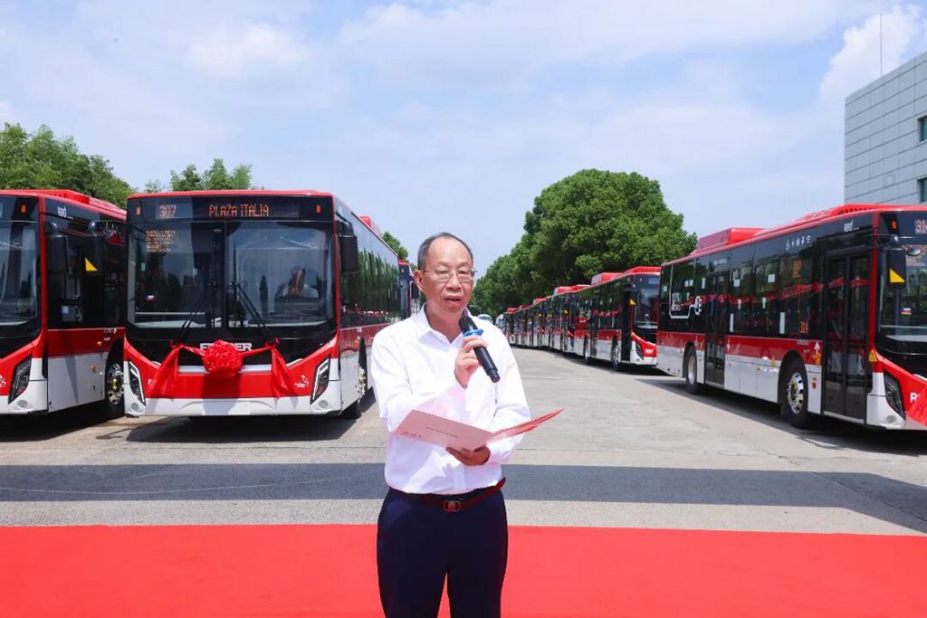 450辆！苏州金龙纯电FENCER f1启程南美