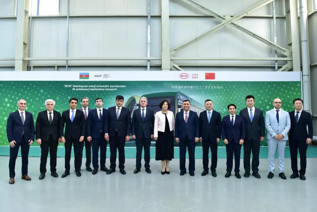国际认可签新单！比亚迪电动大巴又批量交付阿塞拜疆