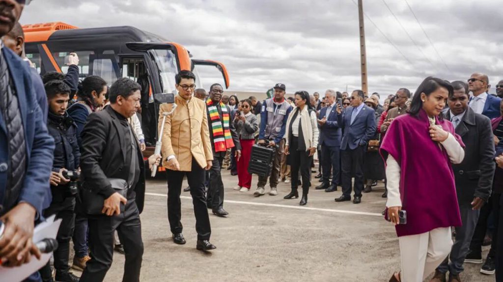 BAIC FOTON Pure Electric Buses Support Opening of Madagascar's First Highway, Ushering in a New Chapter of Green Transportation for the SADC Summit