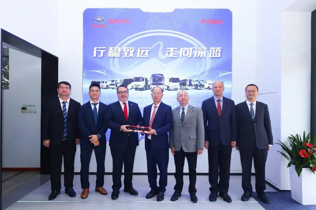 450辆！苏州金龙纯电FENCER f1启程南美