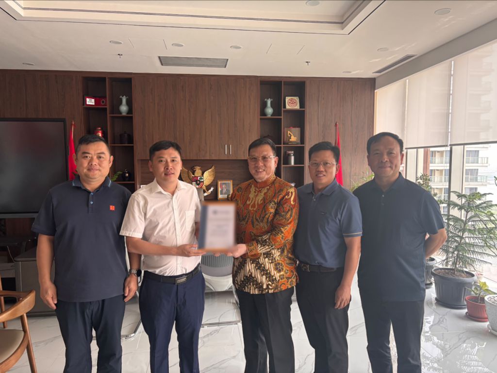 北汽福田携手东南亚矿业大客户签署125台重卡订单