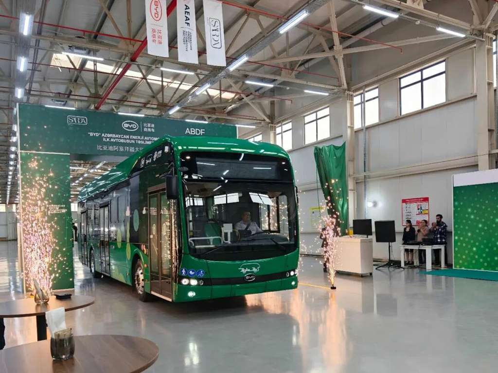 国际认可签新单！比亚迪电动大巴又批量交付阿塞拜疆