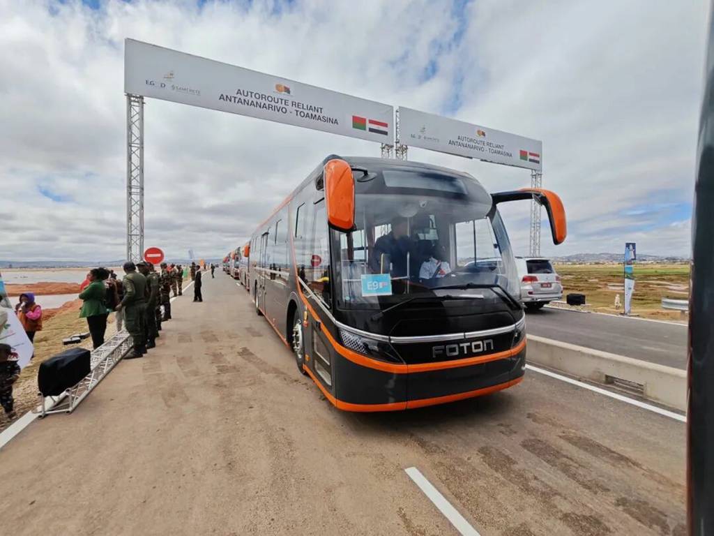 BAIC FOTON Pure Electric Buses Support Opening of Madagascar's First Highway, Ushering in a New Chapter of Green Transportation for the SADC Summit
