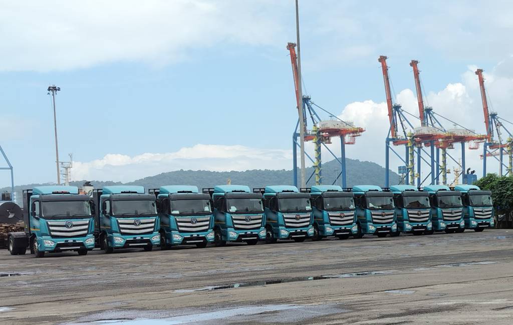 北汽福田助力南亚港口物流业绿色升级，首批电动重卡投入运营