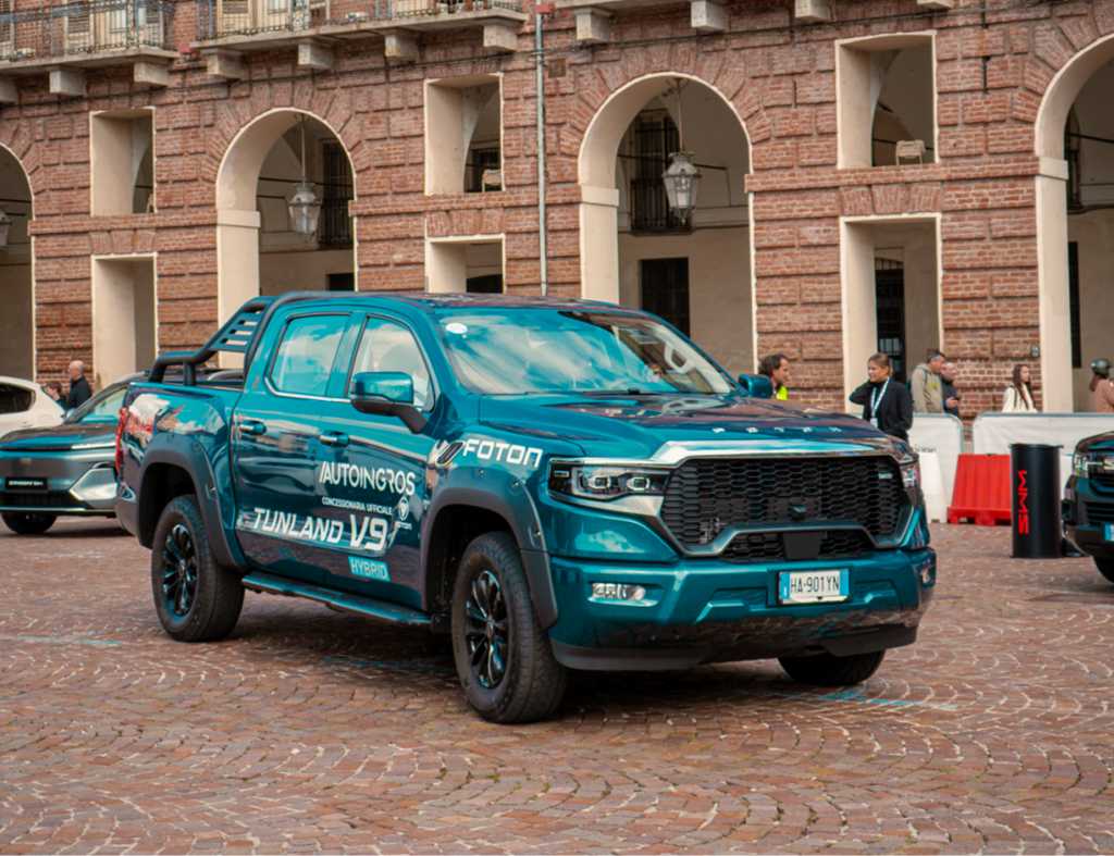 北汽福田携Tunland V9亮相意大利都灵车展，以混动科技重塑高端皮卡市场新标杆