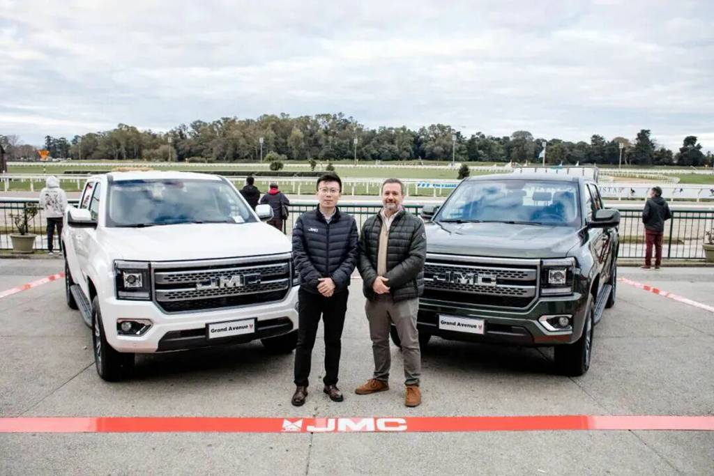 抢镜！江铃大道皮卡亮相乌拉圭马洛尼亚斯赛马场