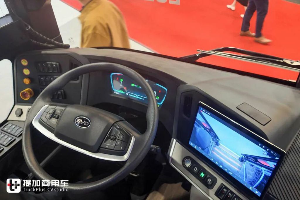 2025Busworld客车展｜全球首创客车CTC电池车身一体化！比亚迪携多款颠覆性技术闪耀亮相