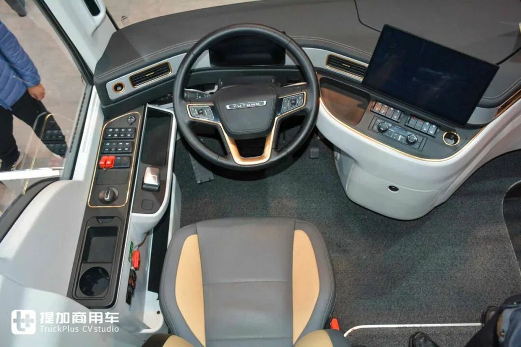 2025Busworld客车展｜力压欧洲豪华大巴，荣获“最佳客车”大奖！宇通T14E纯电动旅游巴士到底强在哪里？