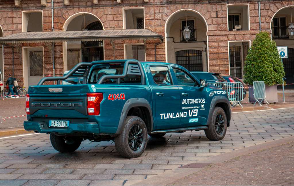 北汽福田携Tunland V9亮相意大利都灵车展，以混动科技重塑高端皮卡市场新标杆