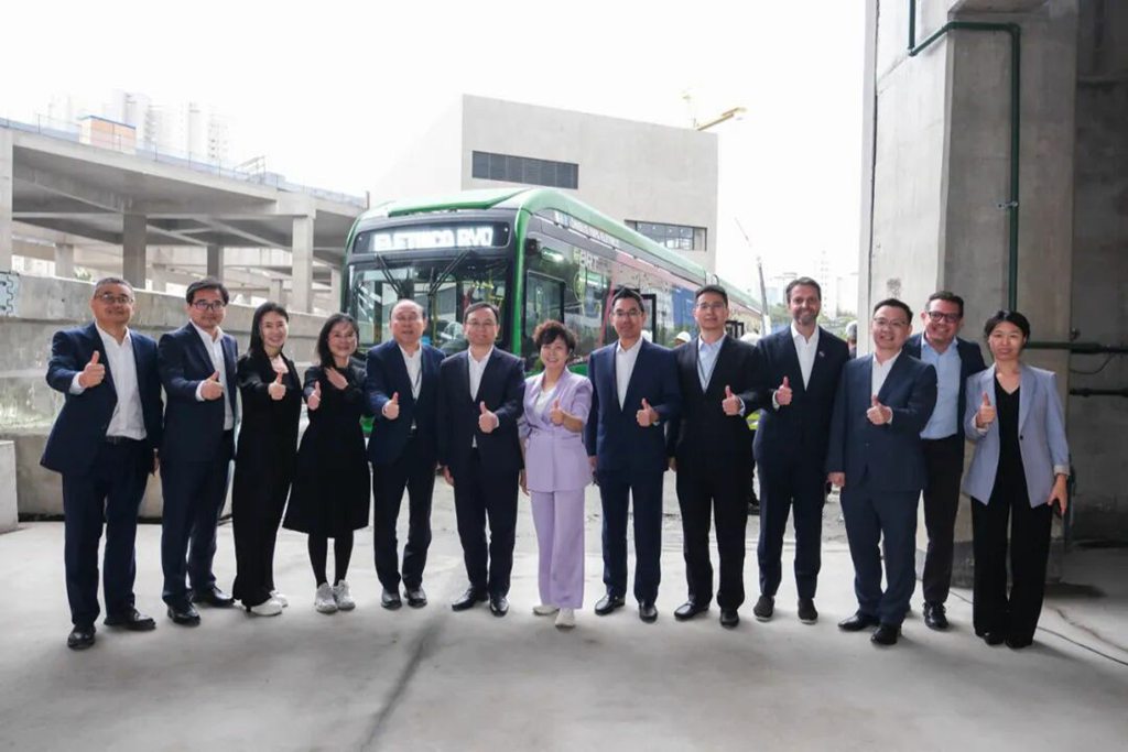 比亚迪巴西圣保罗17号线云轨项目测试完成，并交付首台22米电动大巴