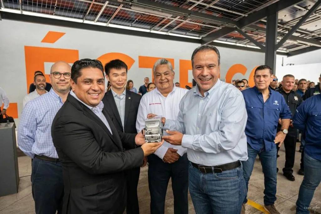 福田汽车纯电环卫车批量交付拉美市场