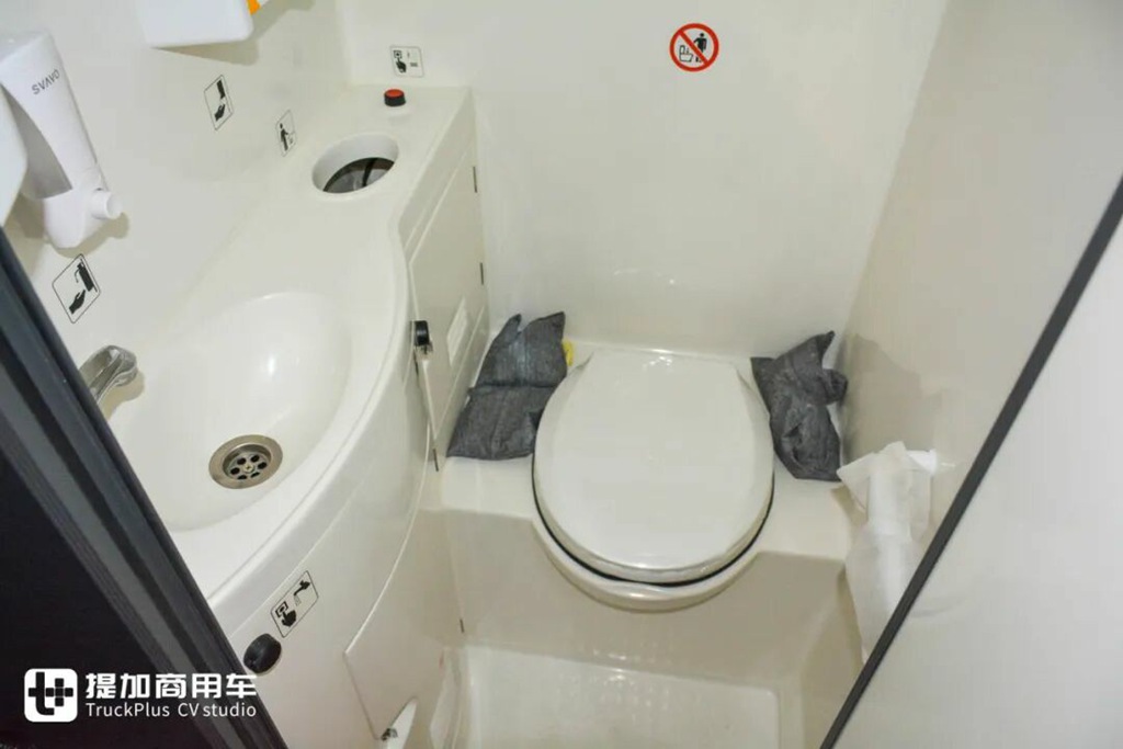 2025Busworld客车展｜力压欧洲豪华大巴，荣获“最佳客车”大奖！宇通T14E纯电动旅游巴士到底强在哪里？