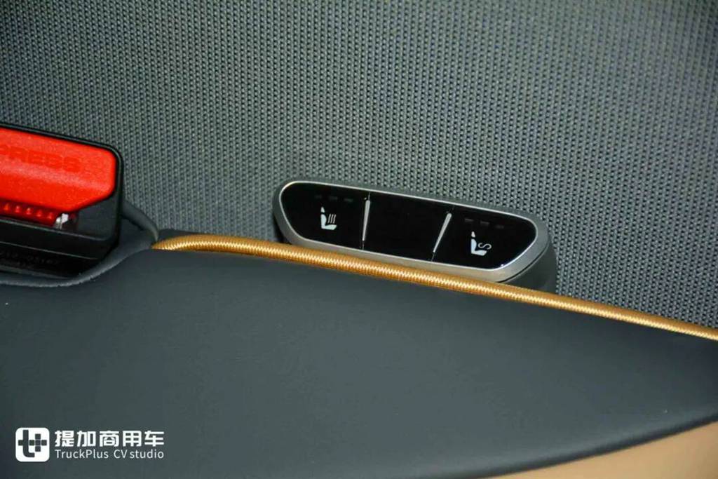 2025Busworld客车展｜力压欧洲豪华大巴，荣获“最佳客车”大奖！宇通T14E纯电动旅游巴士到底强在哪里？