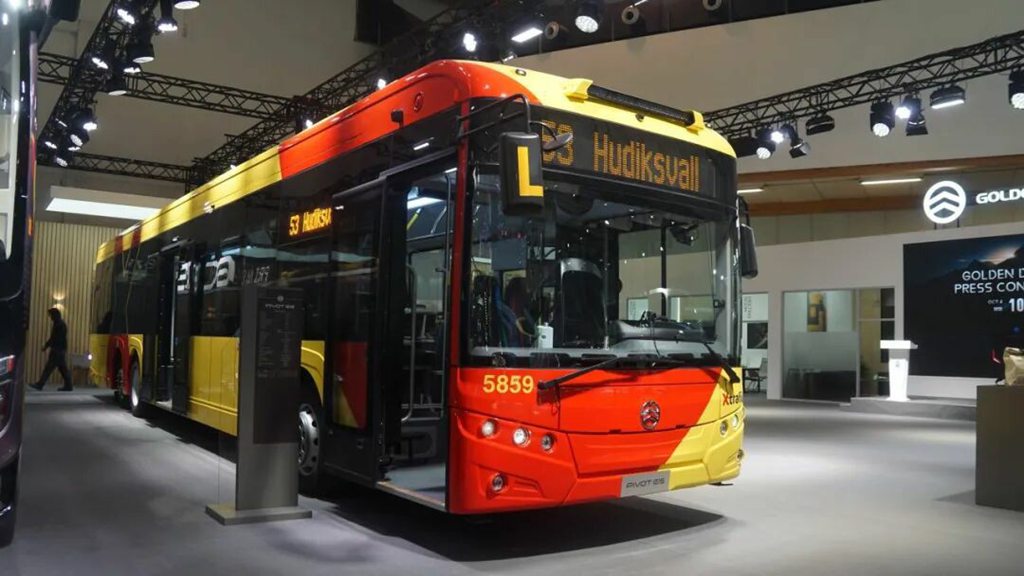 金旅全新一代高端客车亮相世界客车博览会