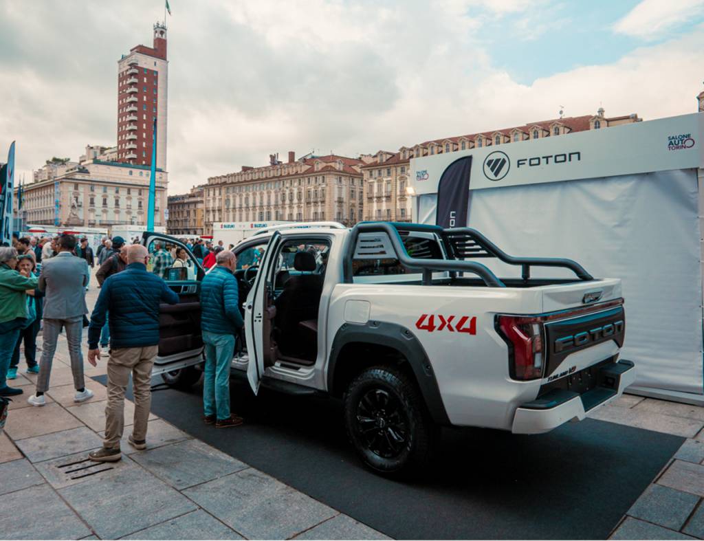 北汽福田携Tunland V9亮相意大利都灵车展，以混动科技重塑高端皮卡市场新标杆