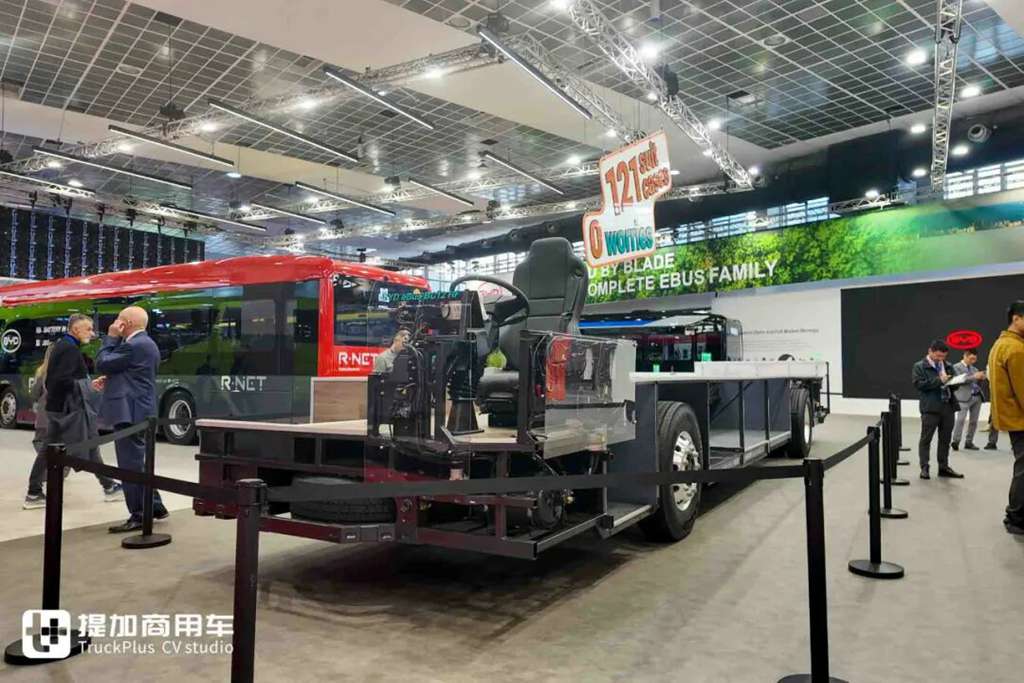2025Busworld客车展｜全球首创客车CTC电池车身一体化！比亚迪携多款颠覆性技术闪耀亮相