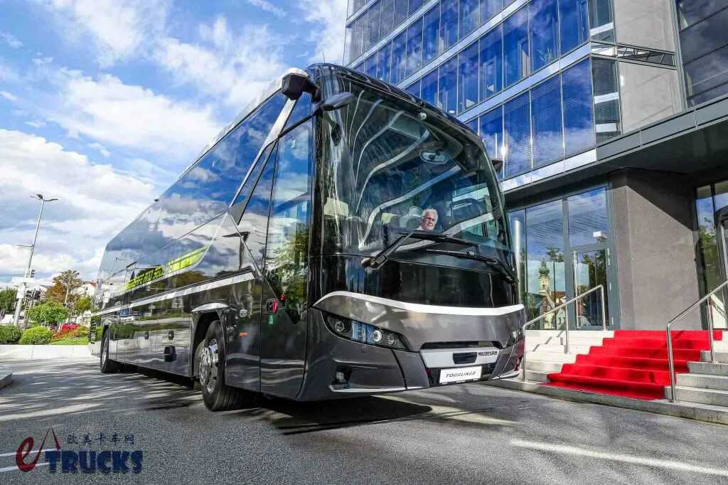 2025Busworld客车展｜Skyliner双层豪华巴士特别版来袭，全新纯电旅游大巴亮相！德国曼恩参展阵容真强大