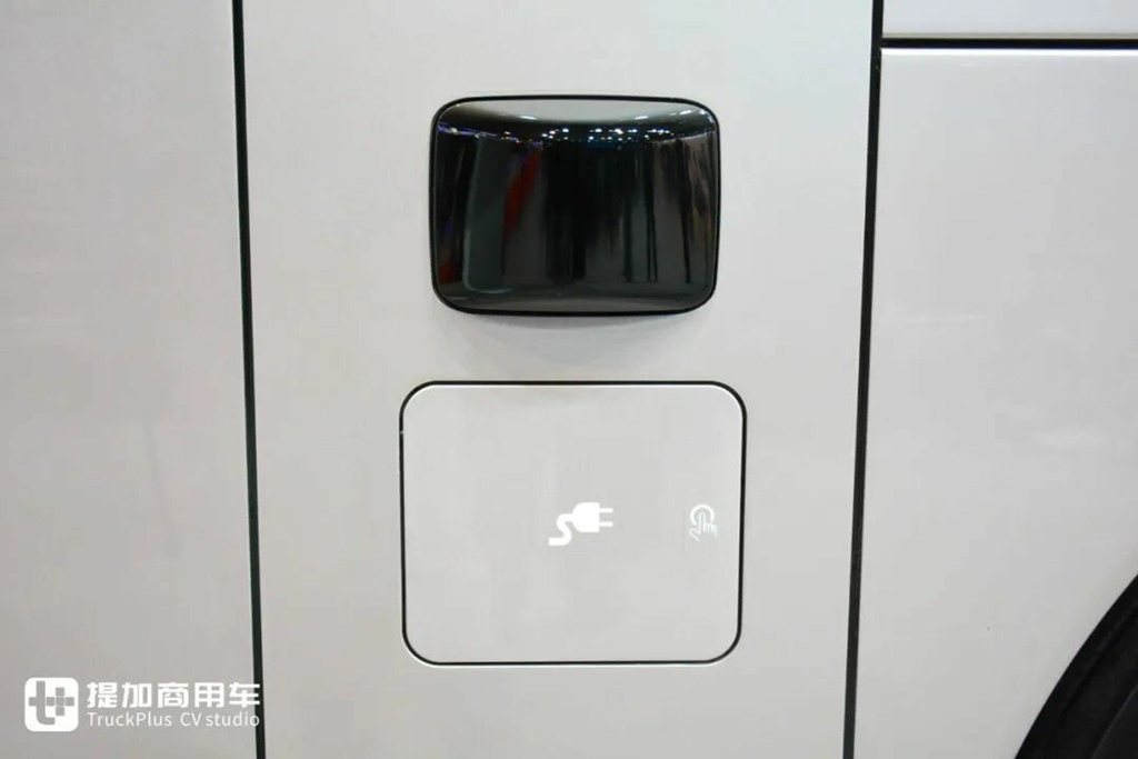 2025Busworld客车展｜力压欧洲豪华大巴，荣获“最佳客车”大奖！宇通T14E纯电动旅游巴士到底强在哪里？