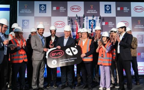 比亚迪巴西圣保罗17号线云轨项目测试完成，并交付首台22米电动大巴