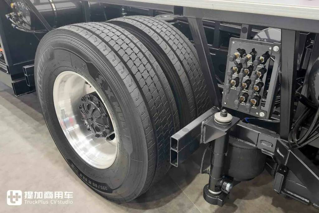 2025Busworld客车展｜全球首创客车CTC电池车身一体化！比亚迪携多款颠覆性技术闪耀亮相