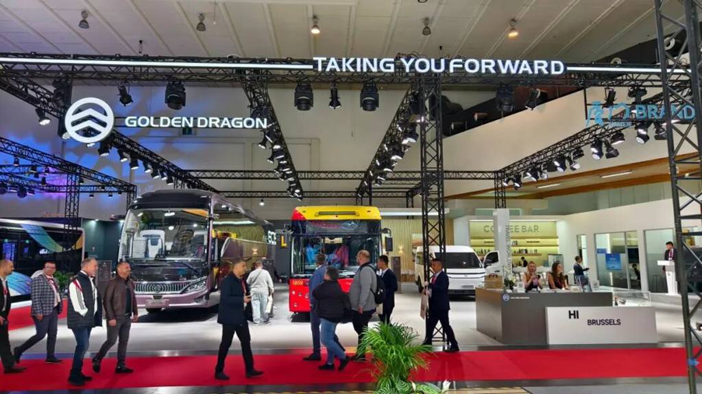 金旅全新一代高端客车亮相世界客车博览会