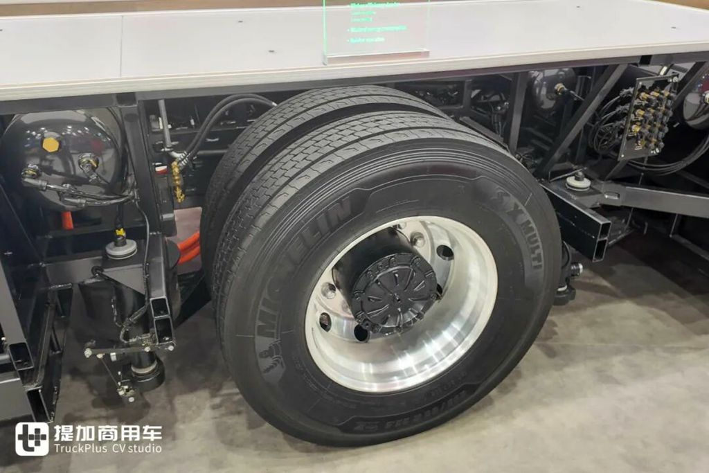 2025Busworld客车展｜全球首创客车CTC电池车身一体化！比亚迪携多款颠覆性技术闪耀亮相