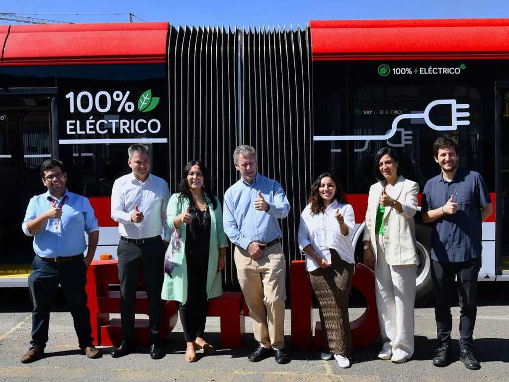 比亚迪为智利交付史上规模最大的铰接式电动公交车队