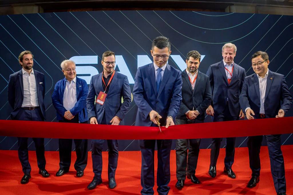 三一巴西银行正式揭幕，全新重卡震撼首发！