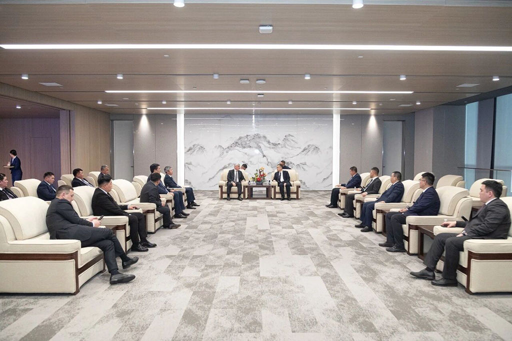 王志坚与哈萨克斯坦卡拉干达州州长布列克帕耶夫举行会见并签约