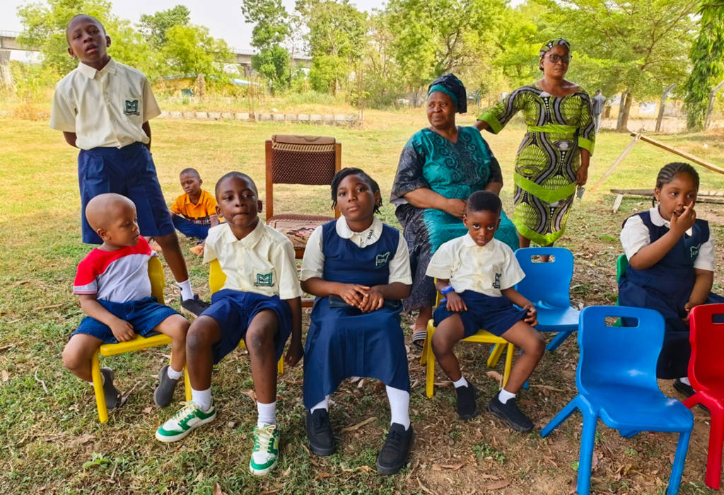 玉柴向尼日利亚小学捐赠教学物资