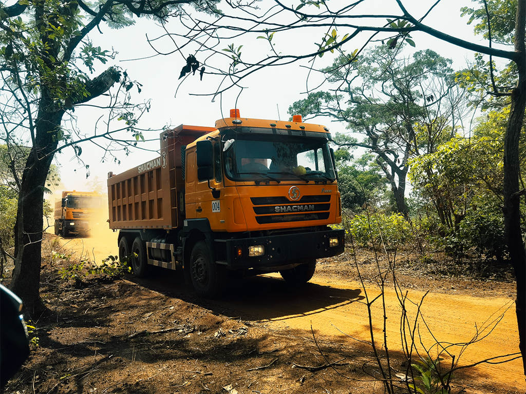 Over 1,000 SHACMAN Trucks Operate at Peak Efficiency, Powering the Full Line Connection of the Trans-Guinean Railway