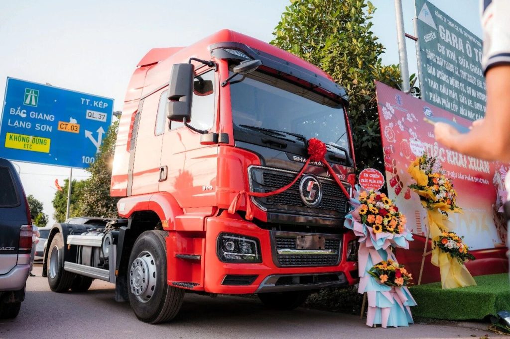SHACMAN H3000S Arrives in Northern Vietnam: Empowering Port Container and Cross-Border Logistics
