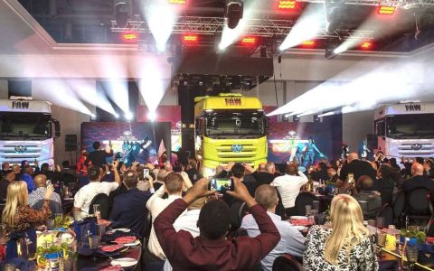 中国高端重卡再下一城，解放J7在南非上市