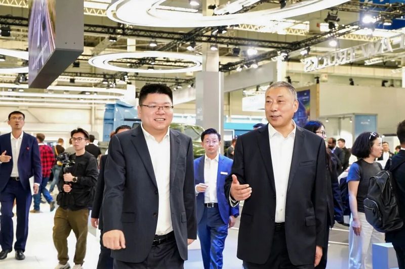 排长队、刷爆圈！一汽解放燃动IAA公众开放日