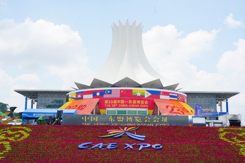 乘龙报社 | 智启零碳出海，东风柳汽乘龙全新产品矩阵登陆东博会